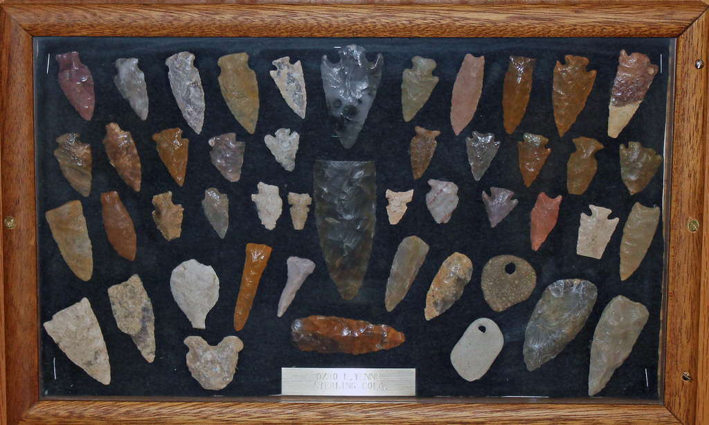 collection of native american indian arrowheads were made out of many different kinds of stones and rocks.