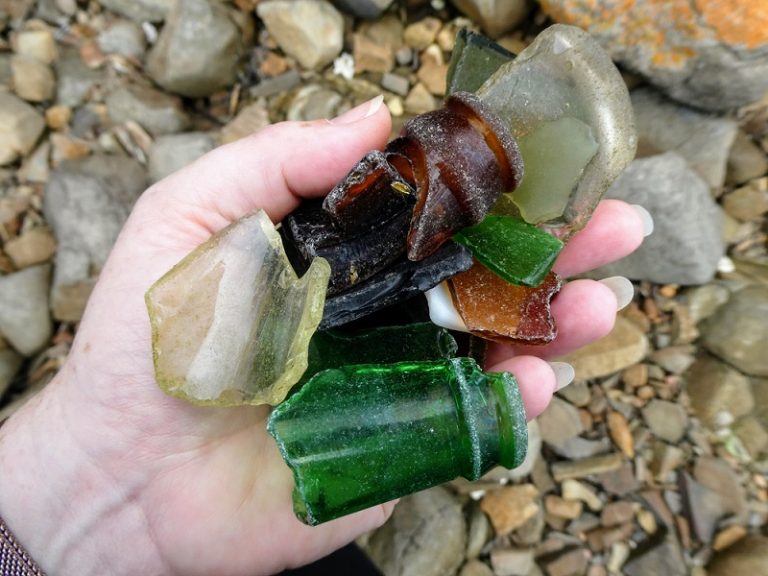 What Is Sea Glass And How Is It Formed Ultimate Guide To Collecting Sea Glass Rock Seeker