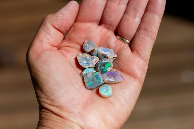 how to collect opals in the northwest