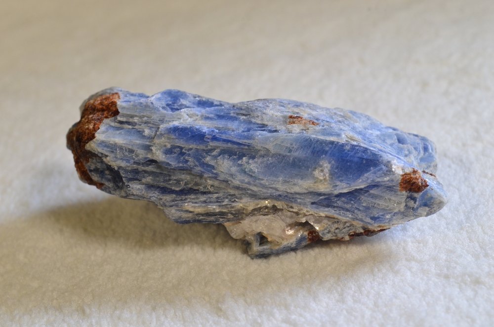 Kyanite crystal located in state of maine