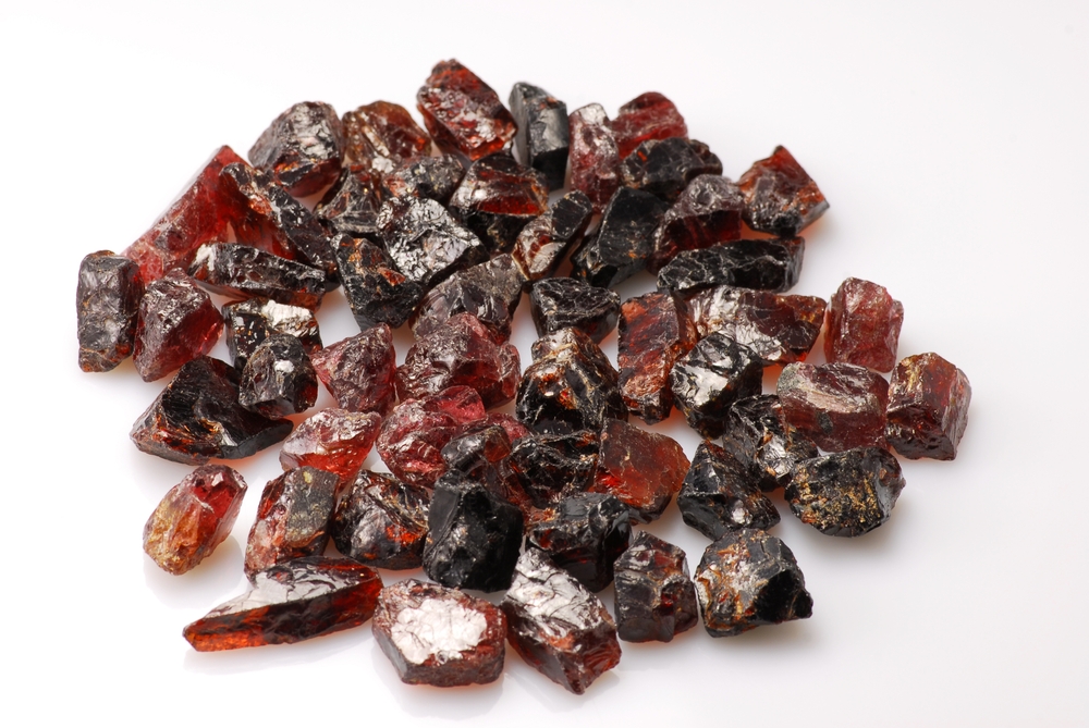 raw Garnet minerals for industrial use