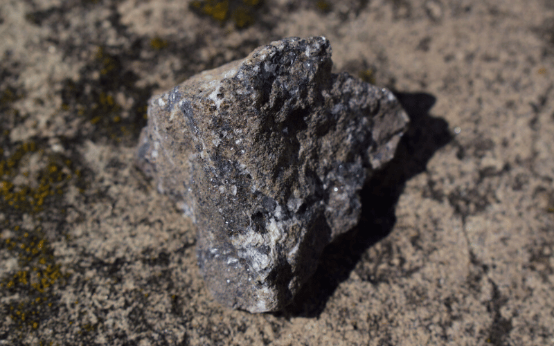 Sphalerite mineral specimen
